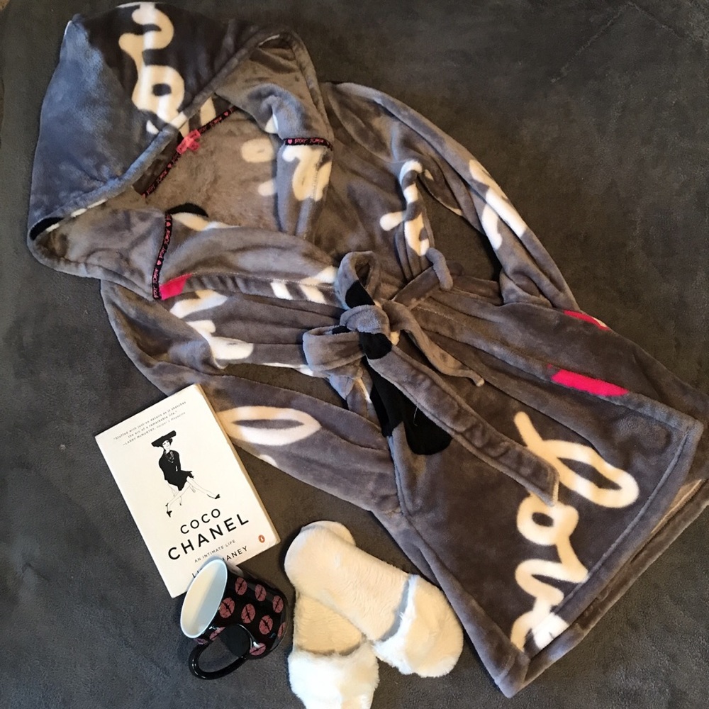 Plush Betsey Johnson Robe